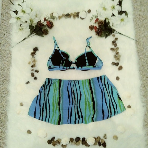 Striped Blue and green 2 piece skirt swimsuit - Picture 4 of 6